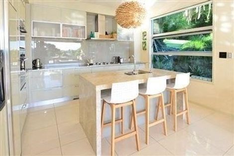 Photo of property in 42a Tindalls Bay Road, Tindalls Beach, Whangaparaoa, 0930