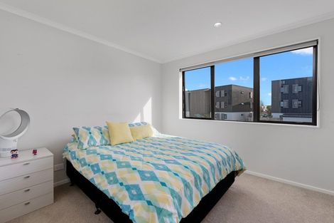 Photo of property in 27 Kanuka Road, Hobsonville, Auckland, 0616