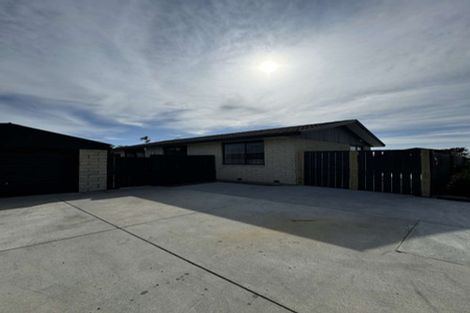 Photo of property in 128a Inwoods Close, Parklands, Christchurch, 8083
