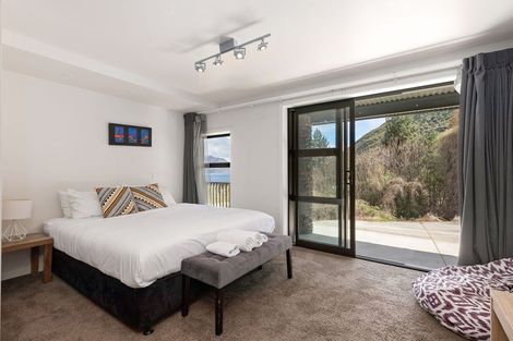 Photo of property in 32 Closeburn Road, Closeburn, Queenstown, 9371