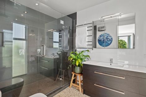 Photo of property in 2 Aberdare Court, Jacks Point, Queenstown, 9371