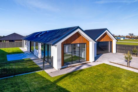 Photo of property in 74 Turuturu Road, Hawera, 4674
