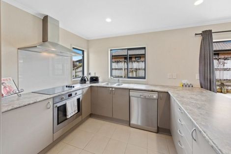 Photo of property in 77 Isabella Drive, Pukekohe, 2120