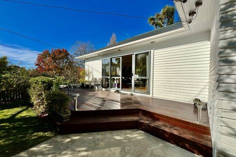 Photo of property in 6 Armstrong Avenue, Saint Martins, Christchurch, 8022