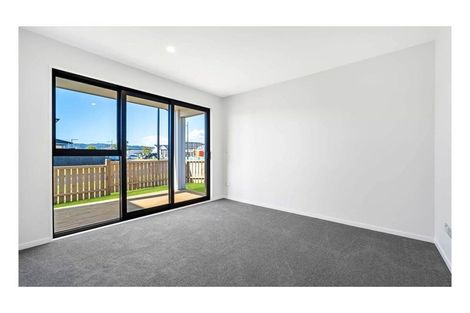Photo of property in 4 Rorotu Avenue, Karaka, 2113