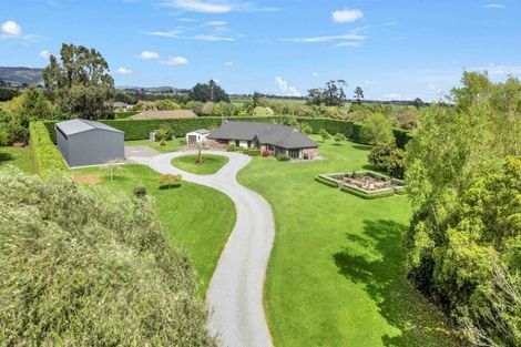 Photo of property in 27 Pohutukawa Drive, Levin, 5571