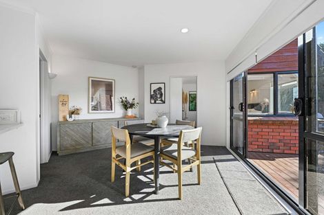 Photo of property in 27 Delamare Road, St Andrews, Hamilton, 3200