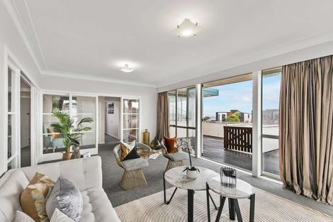 Photo of property in 32 Lewis Road, Pakuranga, Auckland, 2010