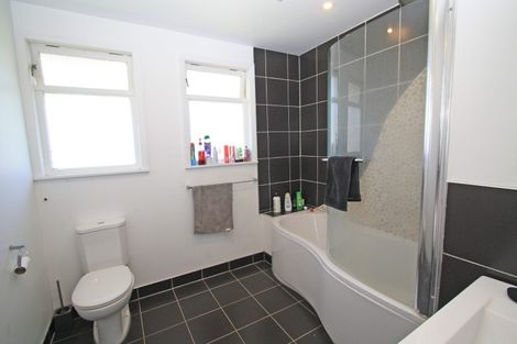 Photo of property in 19 Miro Street, Merrilands, New Plymouth, 4312