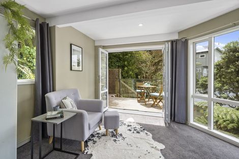 Photo of property in 51 Harbour View Road, Northland, Wellington, 6012