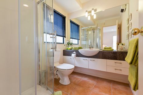 Photo of property in 20 Moyrus Crescent, East Tamaki Heights, Auckland, 2016