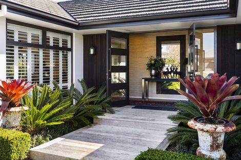 Photo of property in 1 Tupare Place, Highlands Park, New Plymouth, 4312