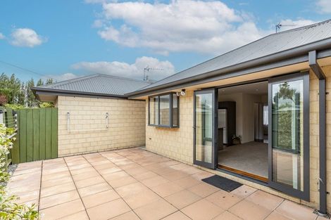 Photo of property in 26b Sawyers Arms Road, Northcote, Christchurch, 8052
