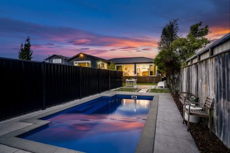 Photo of property in 51 Napier Road, Havelock North, 4130
