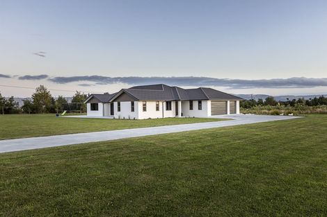 Photo of property in 7 Hartwell Drive, Kelvin Grove, Palmerston North, 4470