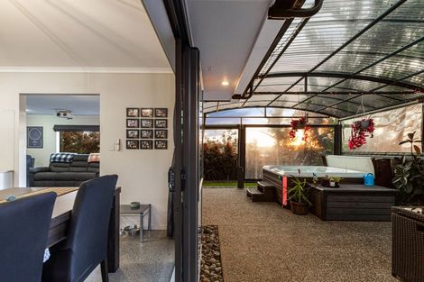 Photo of property in 38 Seamount Drive, Red Beach, 0932