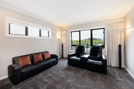 Photo of property in 10 Coutts Way, Fitzherbert, Palmerston North, 4410