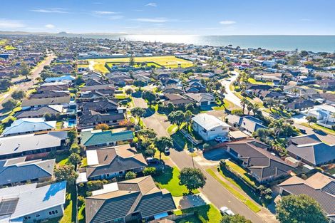 Photo of property in 6 Golden Courie Close, Papamoa Beach, Papamoa, 3118
