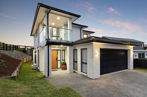 Photo of property in 1 Sai Ridge Close, Pukekohe, 2120