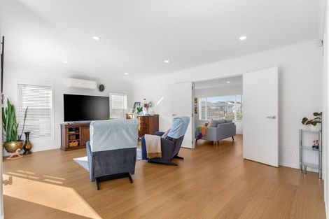 Photo of property in 9 Arahi Place, Rototuna North, Hamilton, 3210