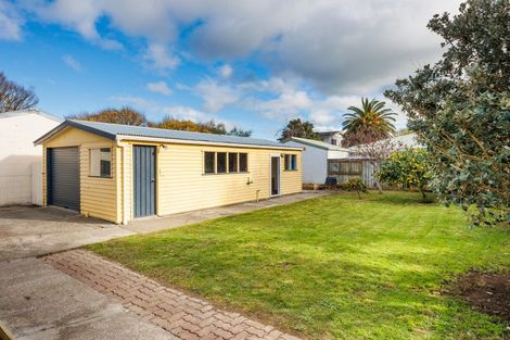 Photo of property in 2 Oban Place, Awapuni, Palmerston North, 4412