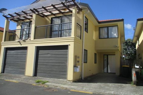 Photo of property in 22/8 Margan Avenue, New Lynn, Auckland, 0600