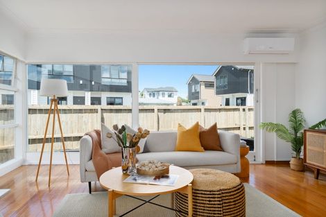 Photo of property in 39 Harrington Road, Henderson, Auckland, 0610