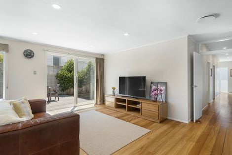 Photo of property in 21 Huka Road, Birkenhead, Auckland, 0626