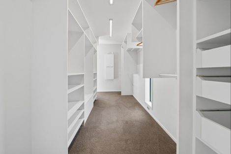 Photo of property in 5b Tupuhi Place, Highlands Park, New Plymouth, 4312