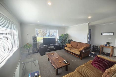 Photo of property in 70 Dunkeld Drive, Papamoa, 3118