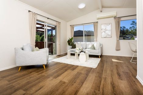 Photo of property in 43 Valley View Road, Glenfield, Auckland, 0629