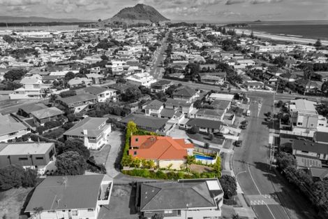 Photo of property in 10 Orkney Road, Mount Maunganui, 3116