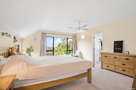 Photo of property in 1 Stitchbird Close, Murrays Bay, Auckland, 0630