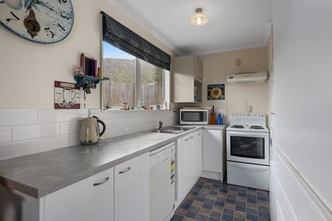 Photo of property in 25a Moana View Road, Waikawa, Picton, 7220
