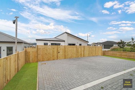 Photo of property in 20 Ihi Place, Karaka, 2578