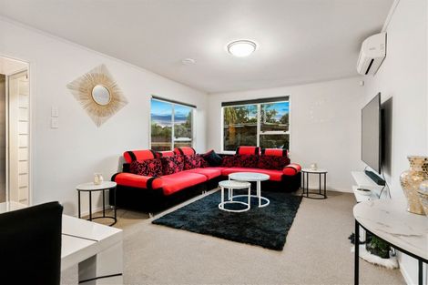 Photo of property in 529 Swanson Road, Ranui, Auckland, 0612