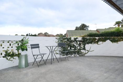 Photo of property in 13 Lynngate Place, Hillcrest, Auckland, 0627