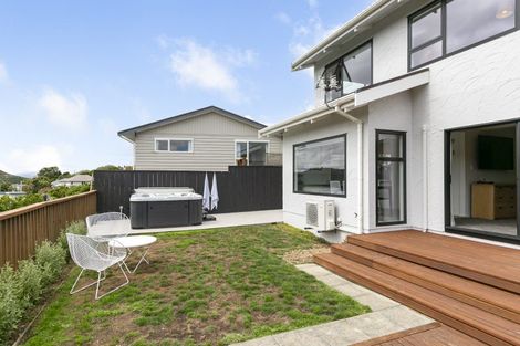 Photo of property in 35 Raumati Terrace, Khandallah, Wellington, 6035