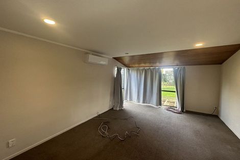 Photo of property in 2/92 Manuka Road, Glenfield, Auckland, 0629