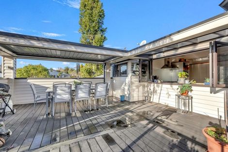 Photo of property in 27 Awatea Terrace, Lynmore, Rotorua, 3010