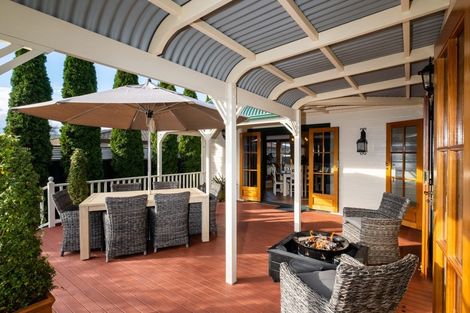 Photo of property in 100 Church Road, Taradale, Napier, 4112