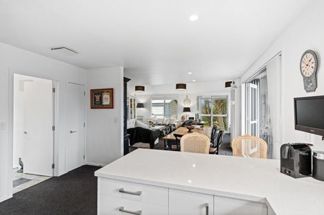 Photo of property in 208 Park Avenue, Waitarere Beach, Levin, 5510
