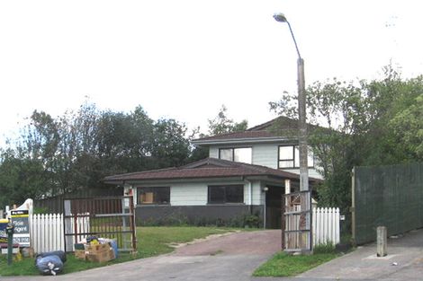 Photo of property in 22 Landsdale Place, Massey, Auckland, 0614