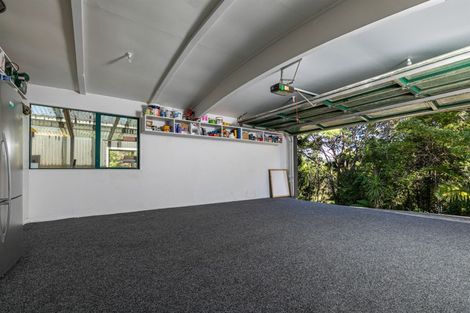 Photo of property in 112 Mountain Road, Henderson Valley, Auckland, 0612