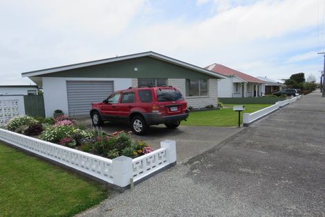 Photo of property in 90 Queen Street, Westport, 7825