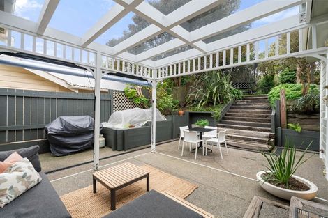 Photo of property in 71 Severn Street, Island Bay, Wellington, 6023