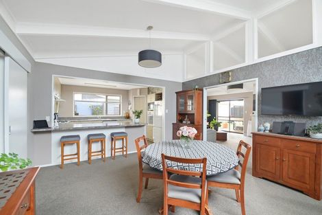 Photo of property in 10 Wera Street, Hawera, 4610