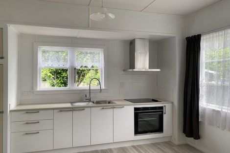 Photo of property in 32 Riley Crescent, Woolston, Christchurch, 8023