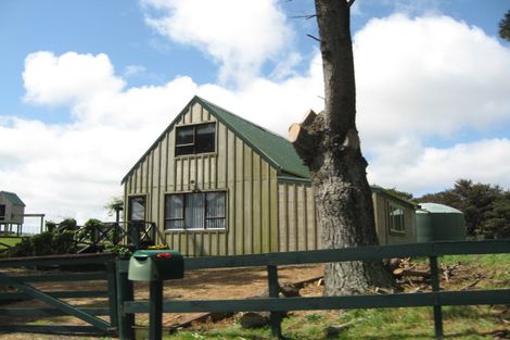 Photo of property in 12 Long Road, Waitakere, Henderson, 0781