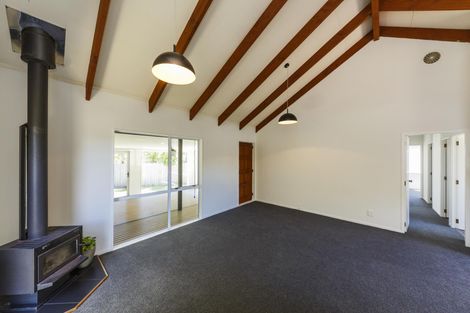 Photo of property in 19 Peppertree Glade, Kelvin Grove, Palmerston North, 4414